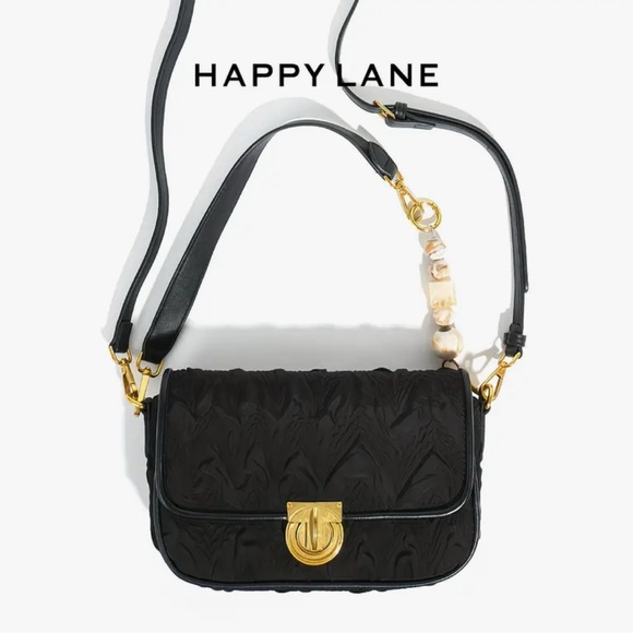 Black Ruched Textured Flap Crossbody Bag Gold Turn Lock Stone Bead Strap NIP - Picture 4 of 7